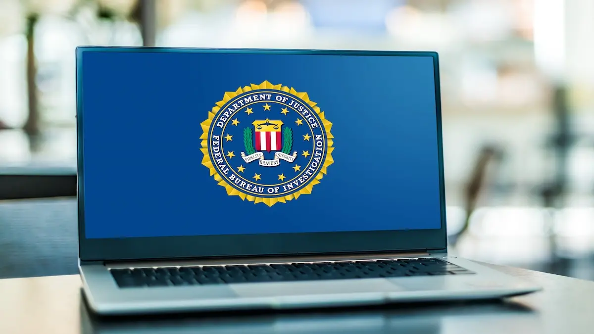 FBI: Hackers Sending Operatives in Person to Insert USB Drives and Steal Data